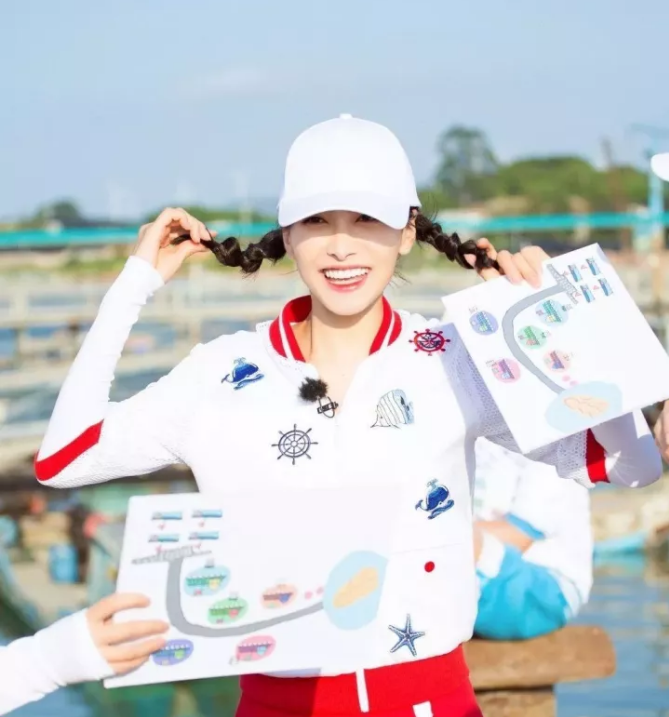 今年秋冬最chic！原來短發和帽子這么配??！