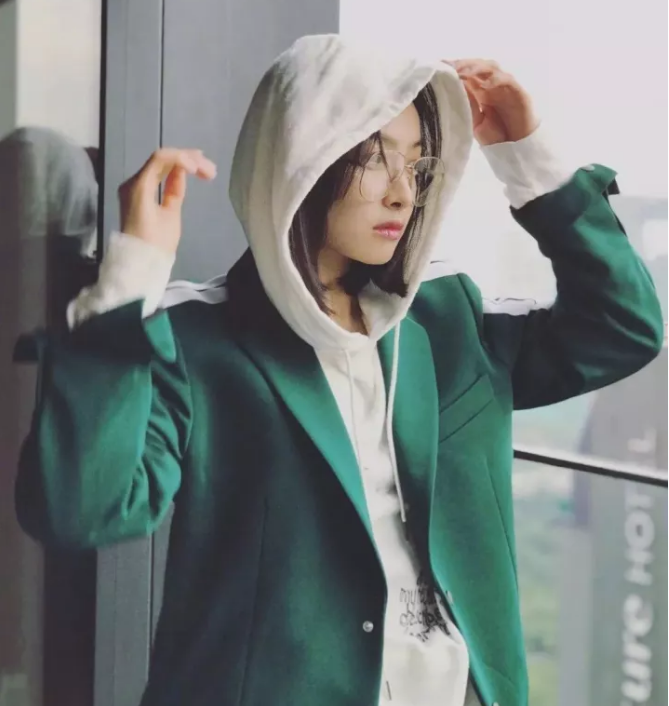 今年秋冬最chic！原來短發和帽子這么配??！