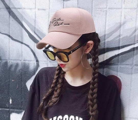 美麗的帽子，帶給你不一樣的春天