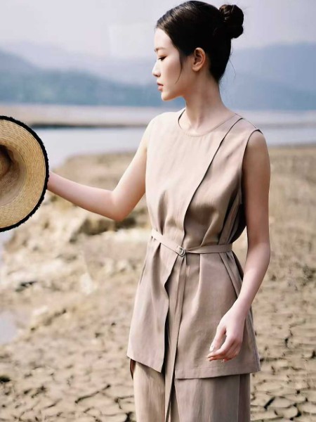 Dins底色女裝品牌新品